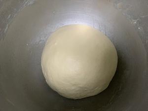 豆沙花朵面包的做法 步骤2