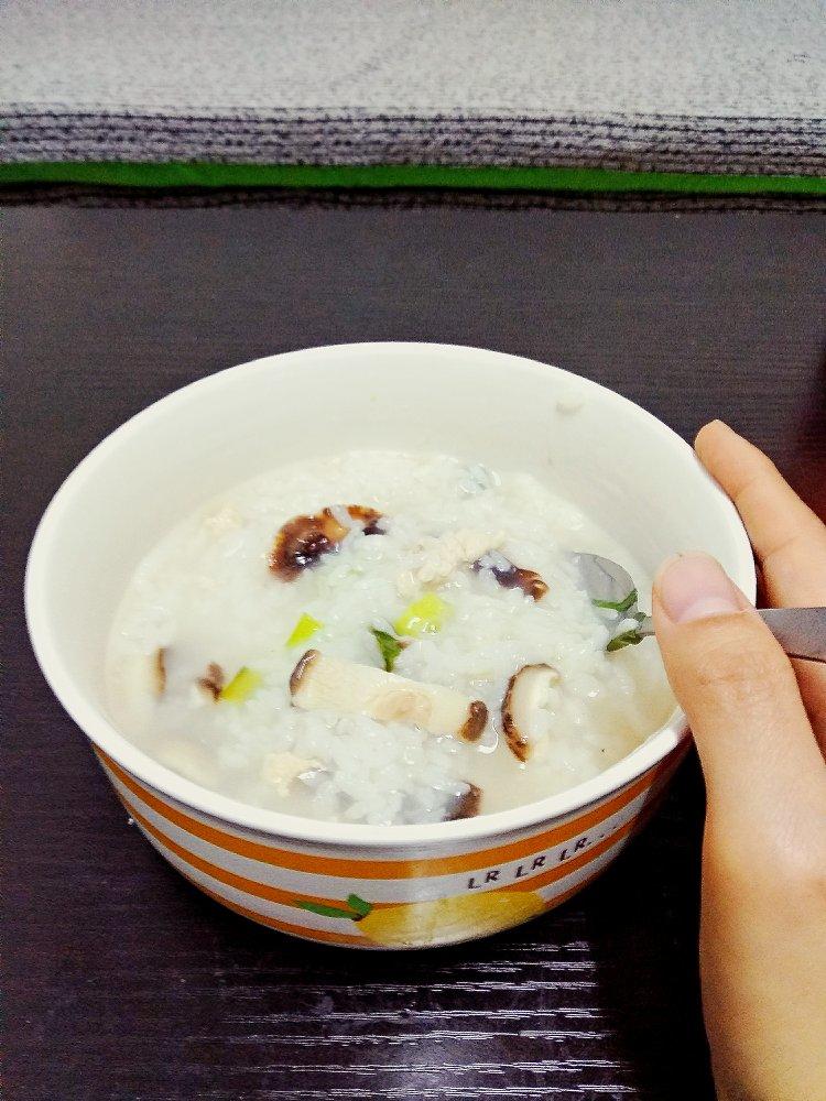 香菇滑鸡粥