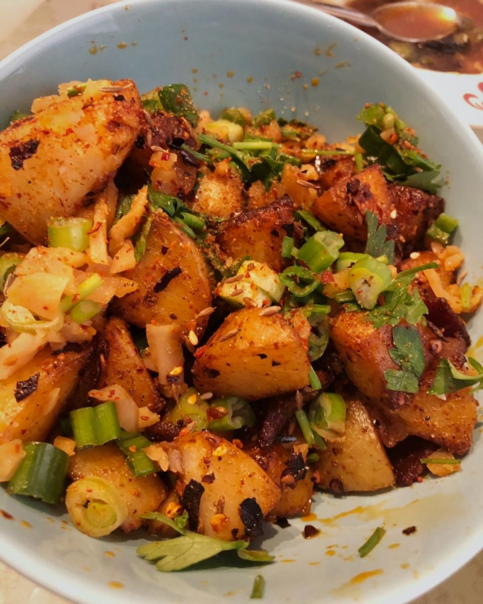 小妮妮爱美食做的孜然烧烤土豆之无烤箱版