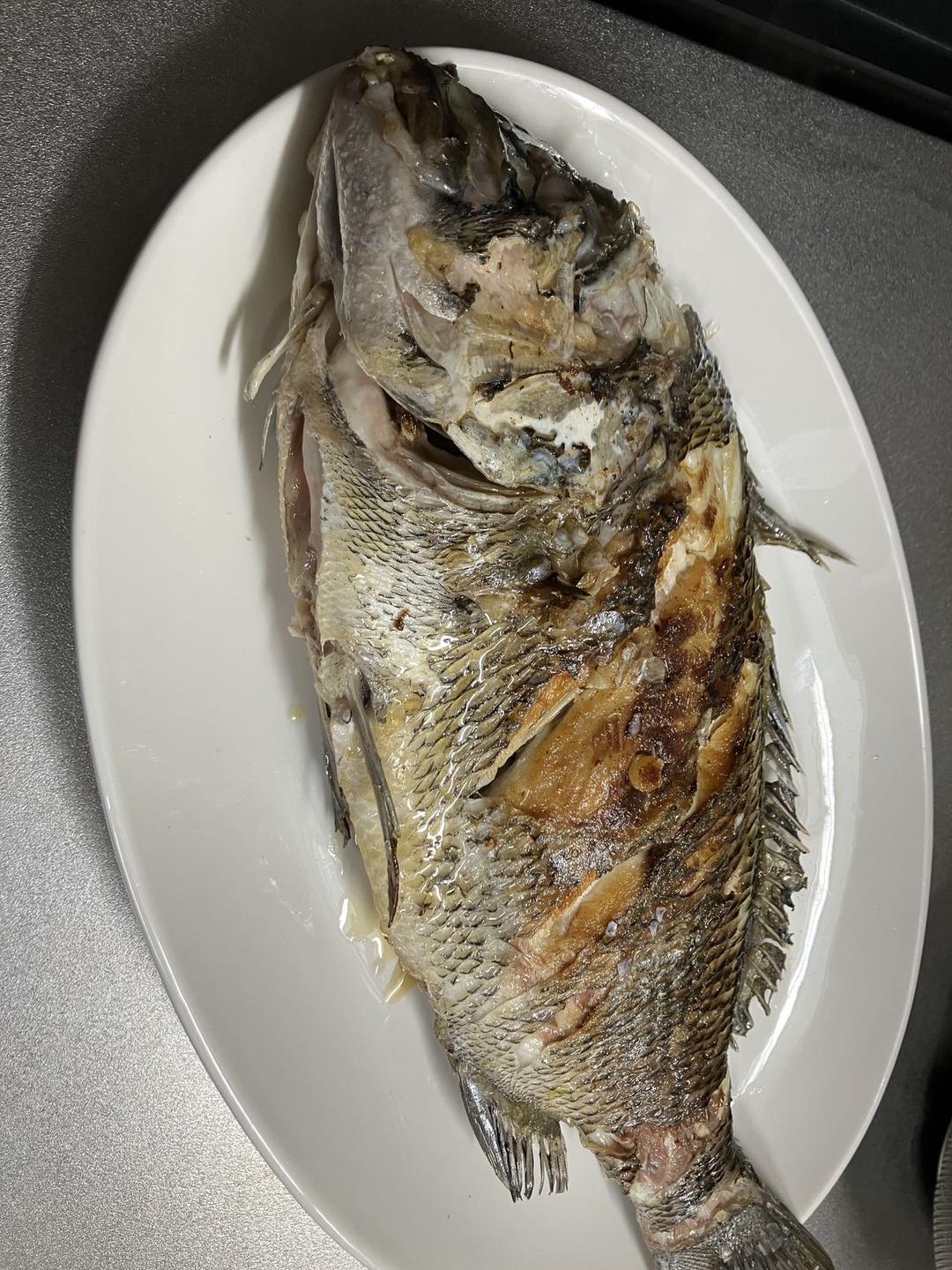 煎鱼不破皮技巧