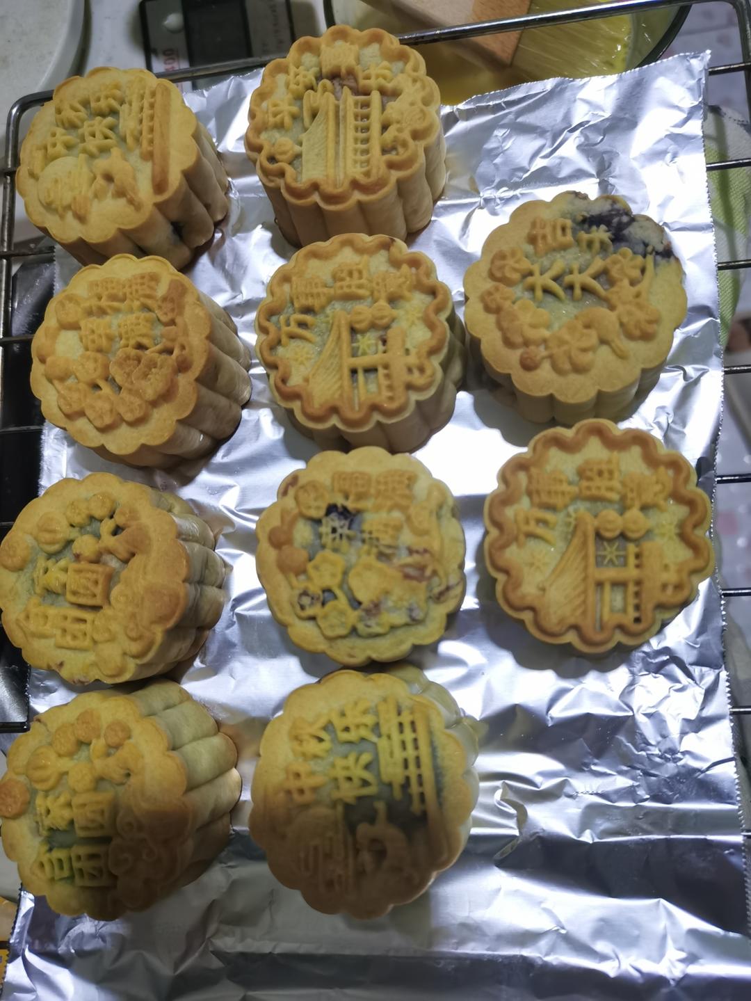 广式豆沙蛋黄月饼（步骤超详细，新手适用）