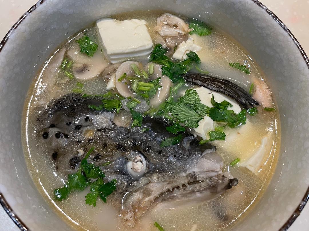 三文鱼头豆腐汤