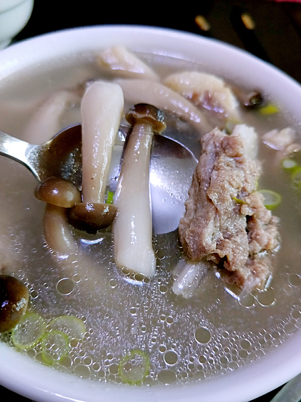 排骨菌菇汤的做法