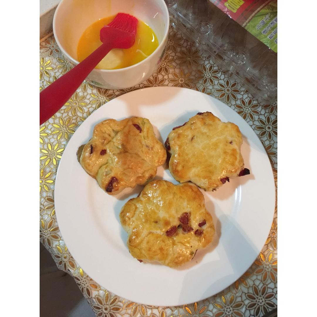 【视频】3分钟 奶油司康Scone(可能是世界上最快手的司康) 消耗淡奶油～