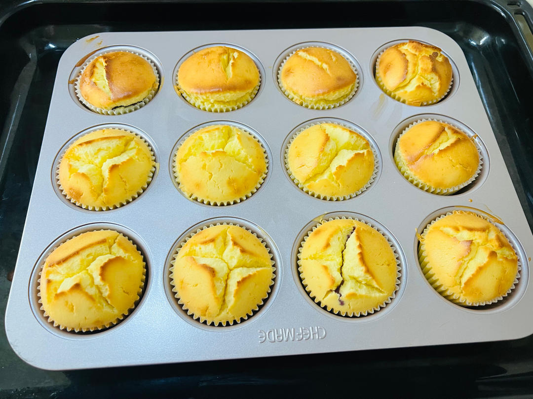 【消耗奶油奶酪】奶油奶酪蓝莓爆浆纸杯蛋糕