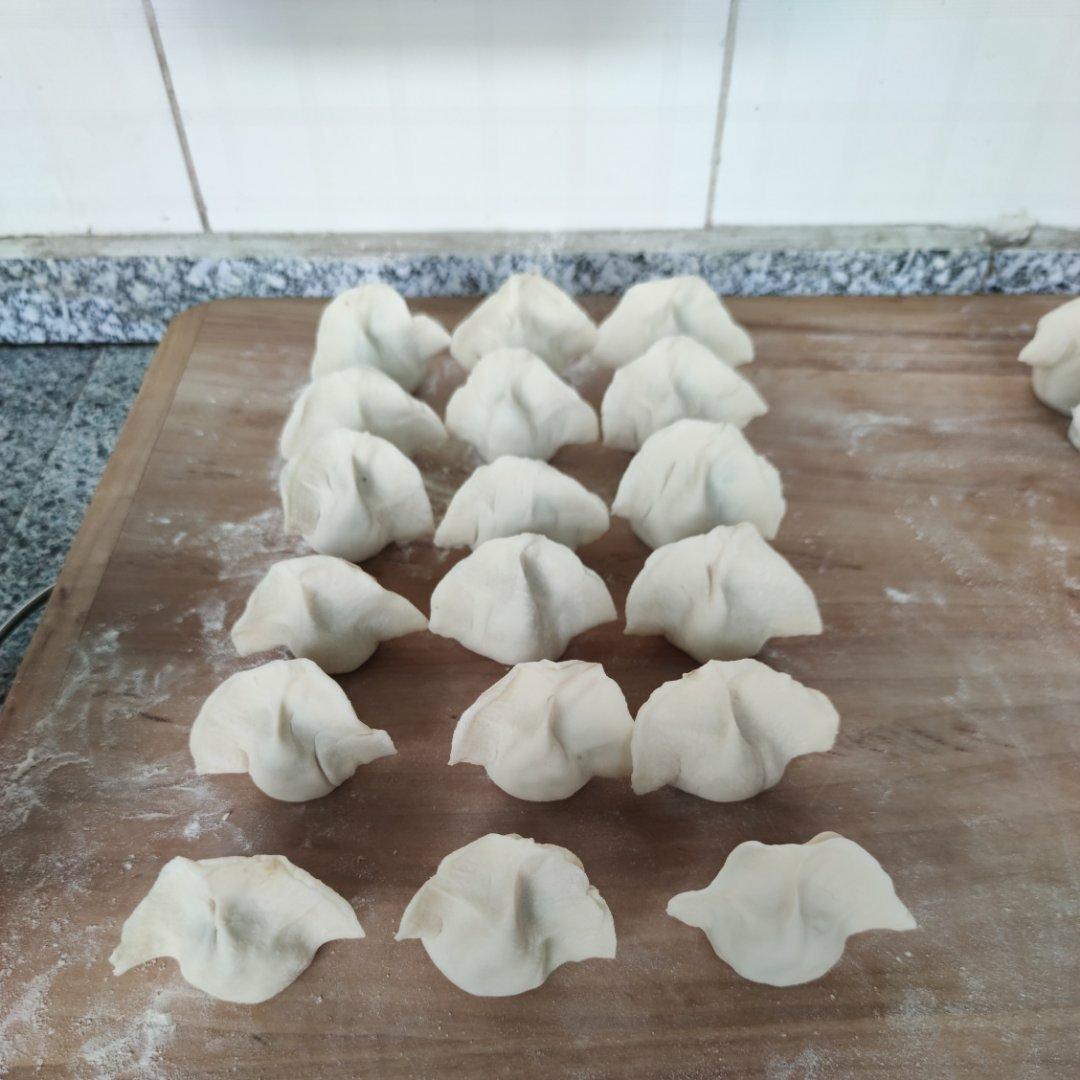 大肚饺子包法——后附视频  (胡萝卜牛肉馅儿)