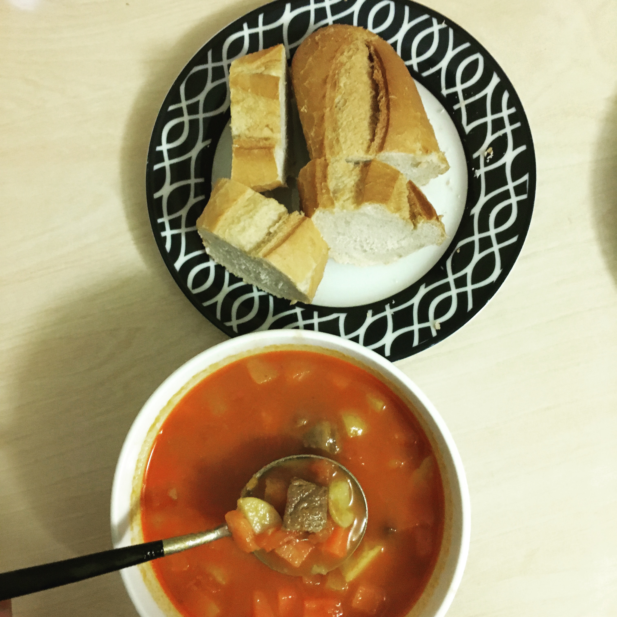 匈牙利牛肉汤 (gulash, gulyás)