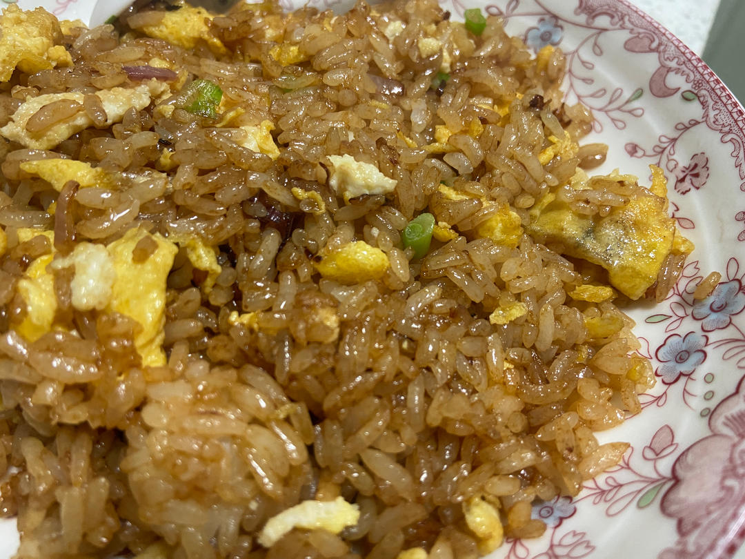 好吃到舔盘的酱油炒饭！