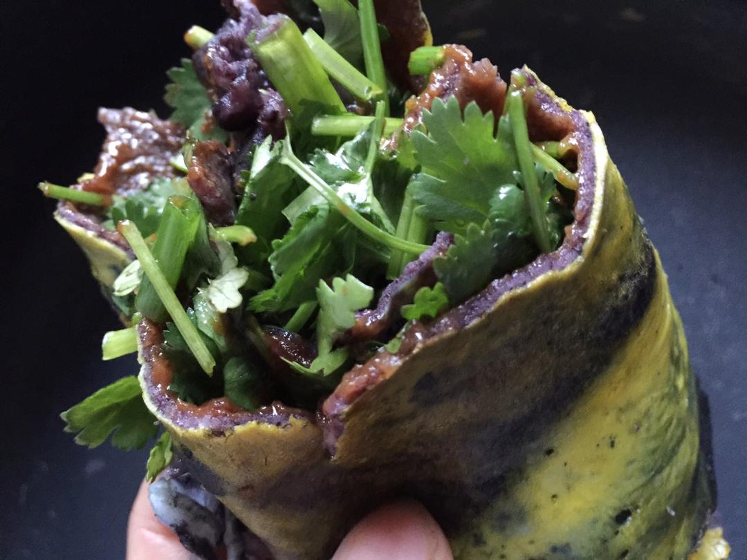 电饼铛版黑米面煎饼果子（零失败，馄饨皮做薄脆）