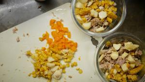 胡萝卜玉米山药排骨汤的做法 步骤5