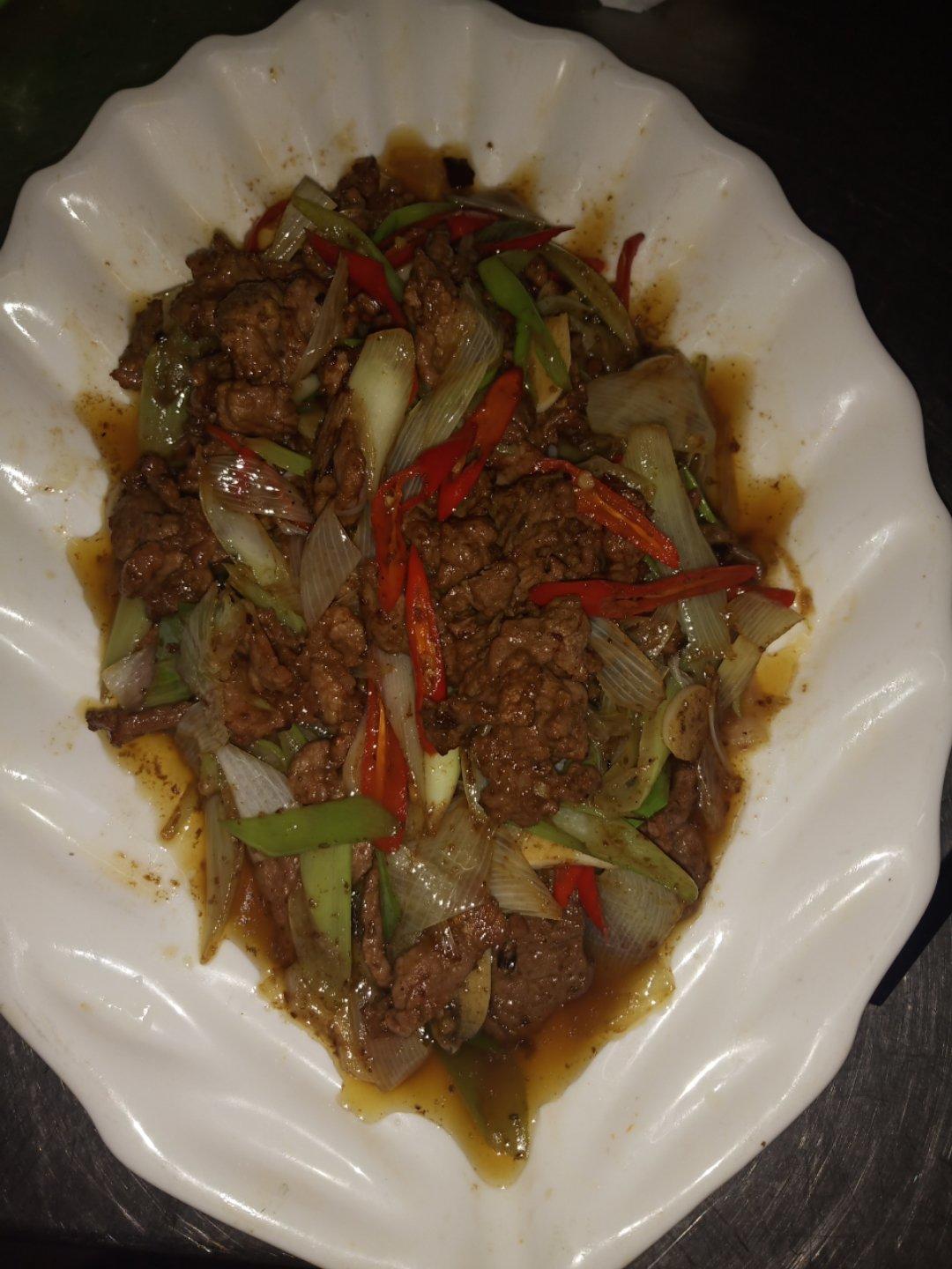 孜然大葱炒牛肉