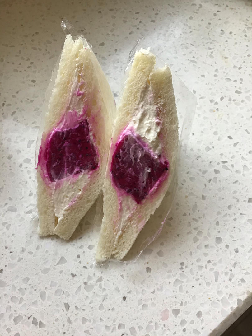 奶油水果三明治