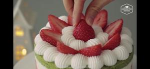 Christmas Strawberry Cake  No.20的做法 步骤21