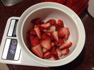 草莓酱的做法 步骤1