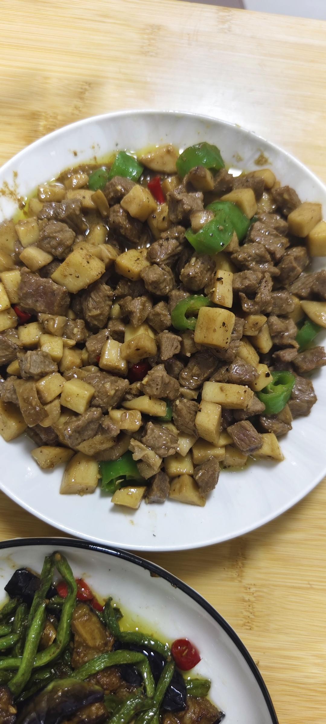 家常菜~杏鲍菇烧牛肉粒