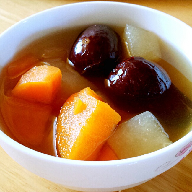 冰糖银耳雪梨汤