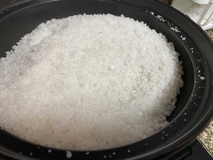 盐焗大闸蟹的做法 步骤2