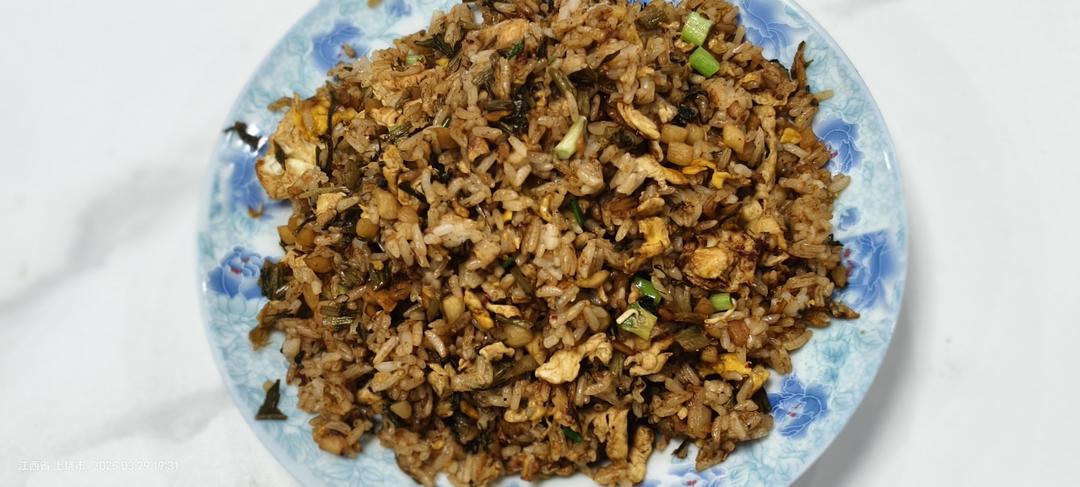 雪菜蛋炒饭