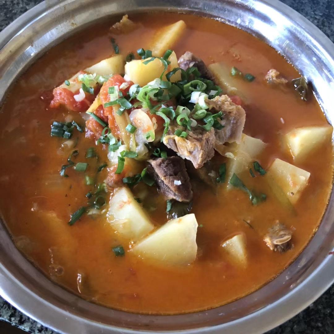 番茄土豆炖牛腩