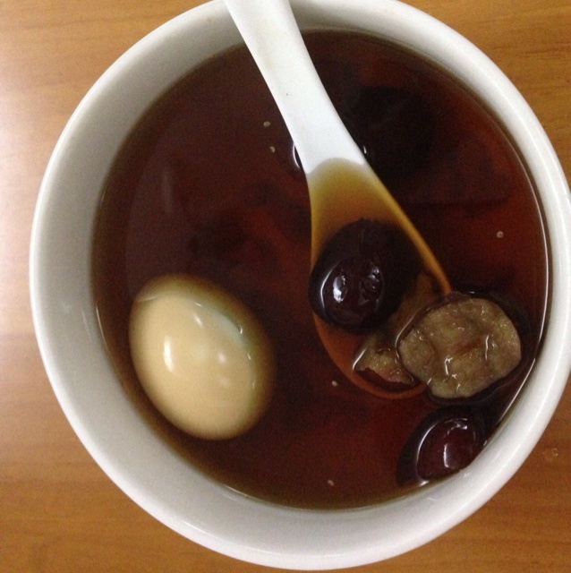 银耳红枣枸杞甜汤