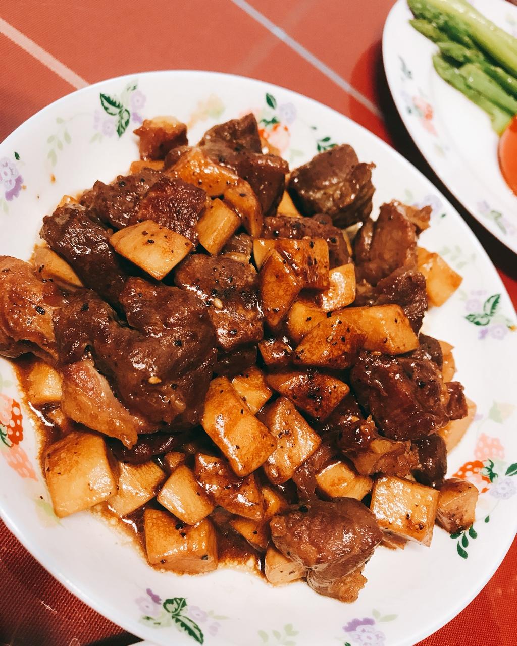 杏鲍菇黑胡椒牛肉粒