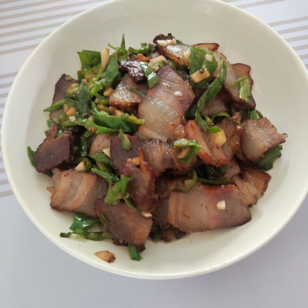 咸香入味青椒炒腊肉