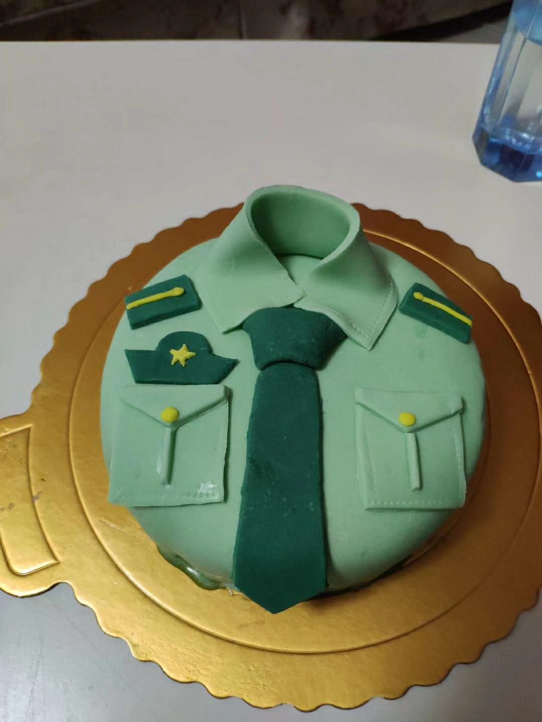 制服蛋糕(陆军)的做法