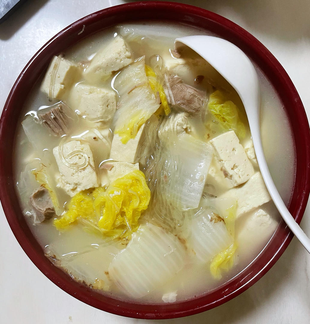 鼯鼠27hz做的白菜豆腐粉丝汤