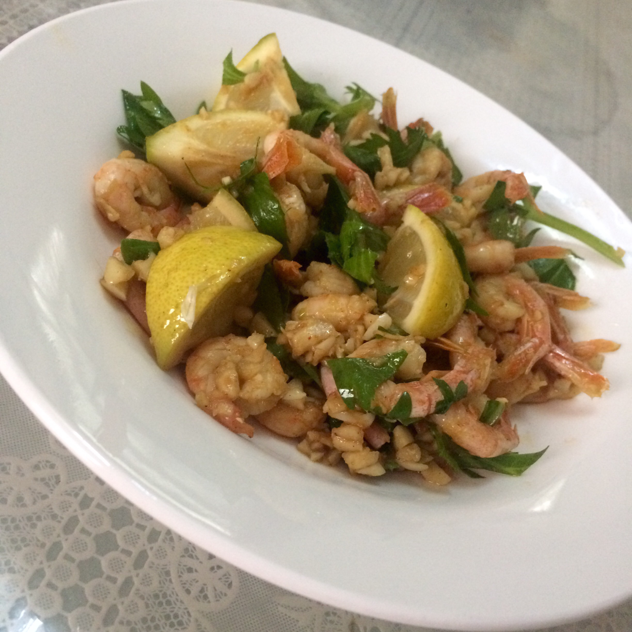 “爸气十足”私房菜：蒜香柠檬虾－视频【没牌子】