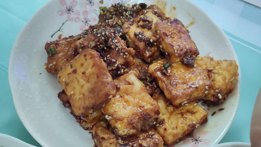 分分钟光盘，完爆路边摊的香煎孜然豆腐