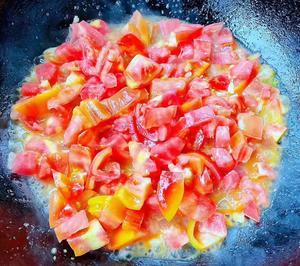 排骨番茄煎蛋荞麦面的做法 步骤6