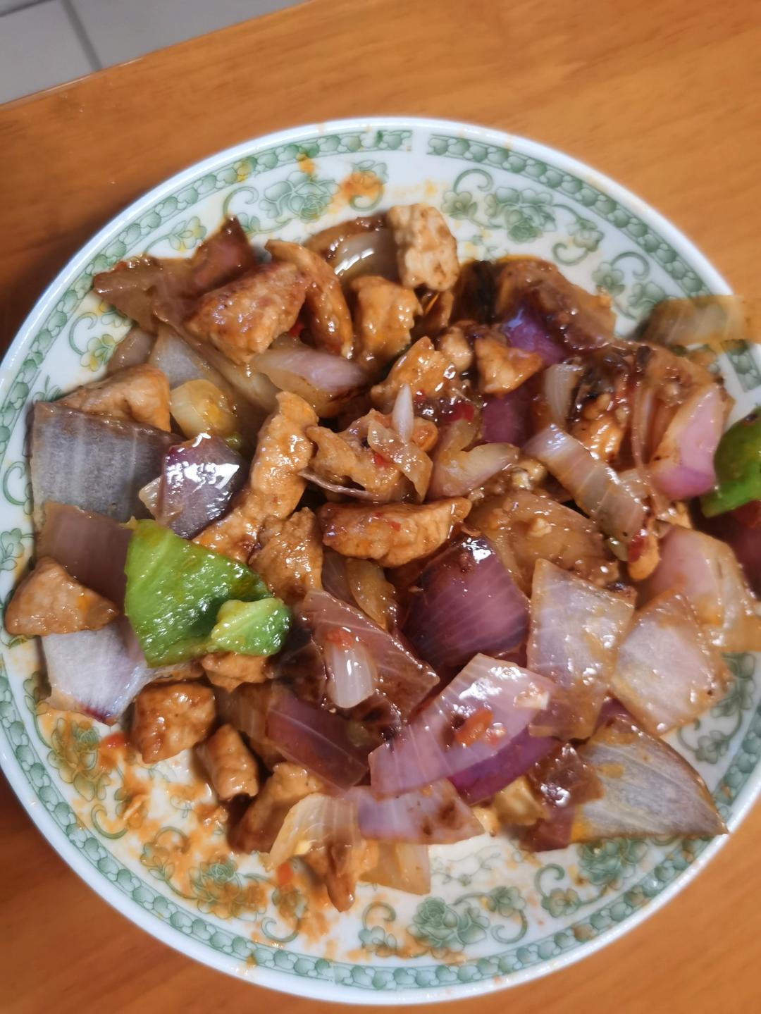 洋葱青椒炒肉