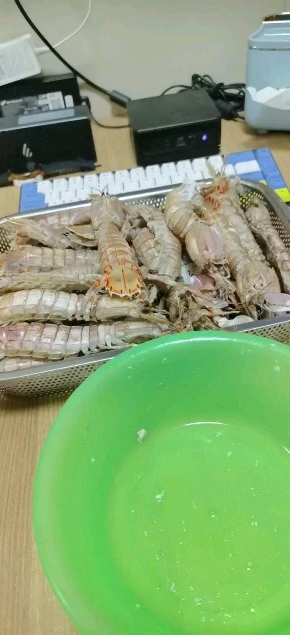 不伤手完整剥皮皮虾