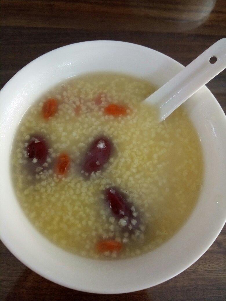木偶人18做的红枣桂圆小米粥