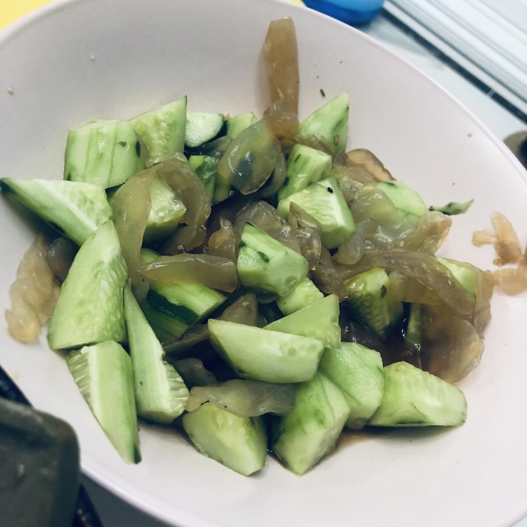 黄瓜拌海蜇头