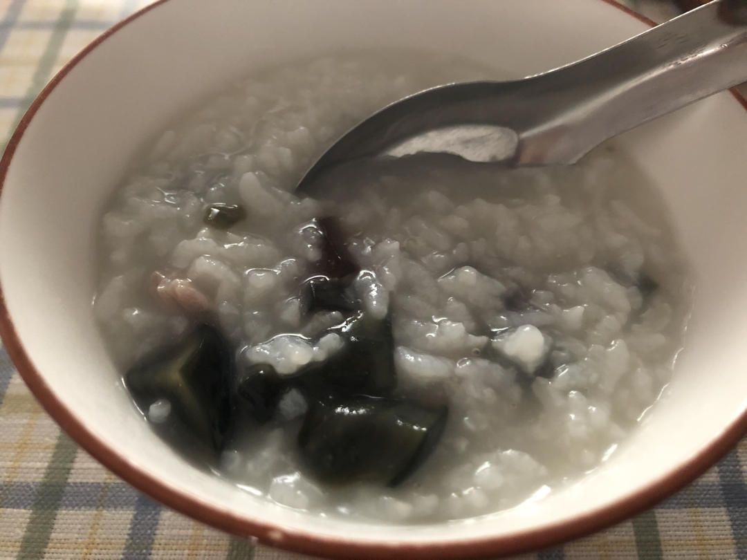 堂妈小厨——超好喝的皮蛋瘦肉粥