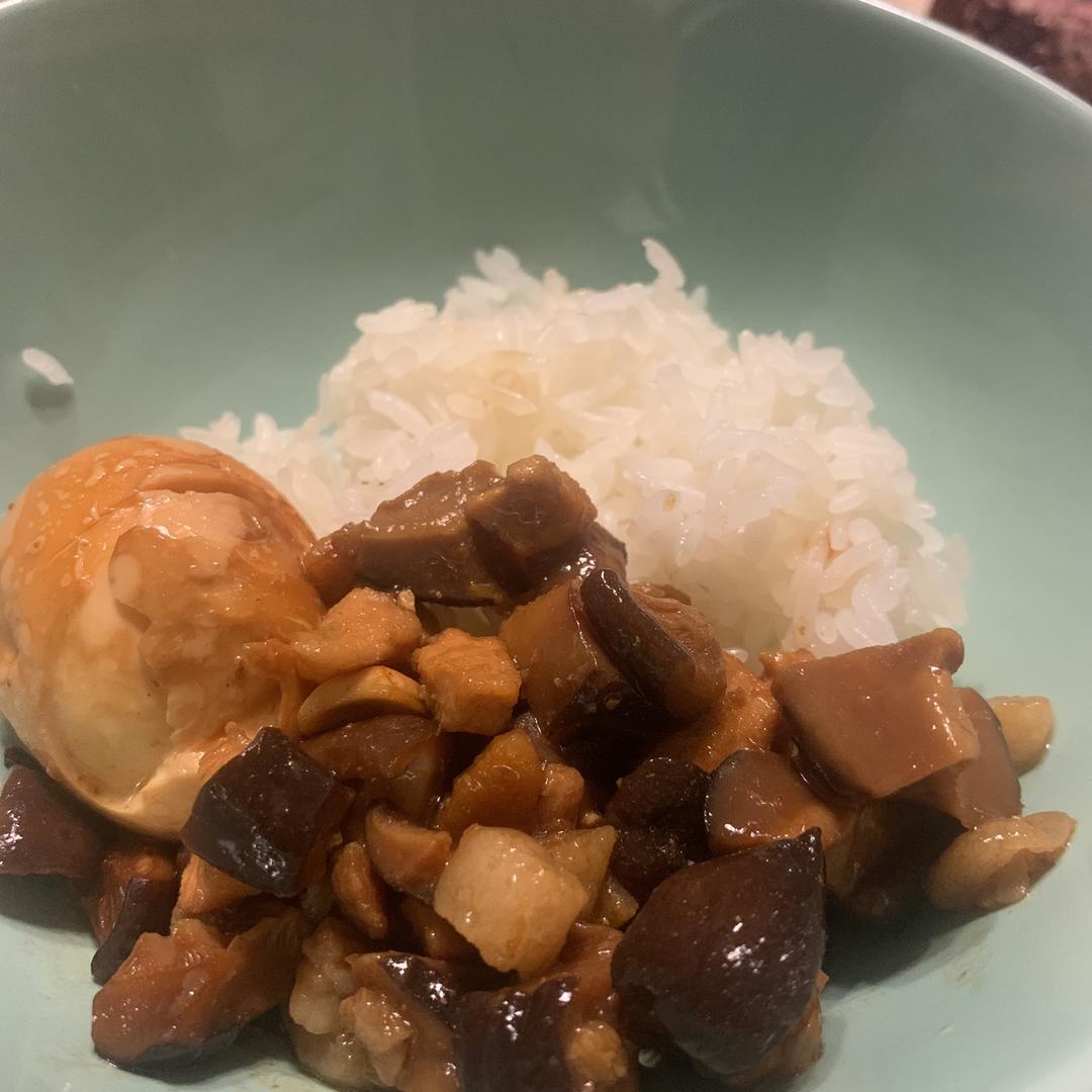 好吃到停不下来的卤肉饭