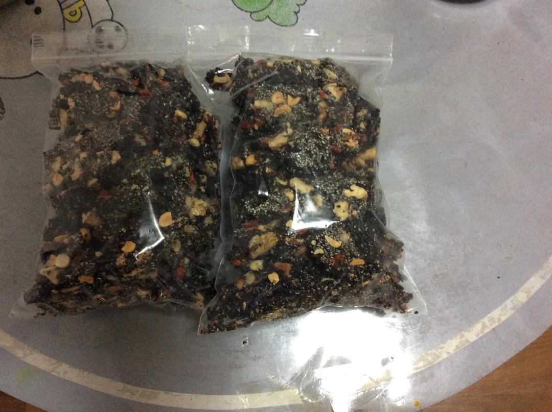 枸杞核桃花生黑芝麻片