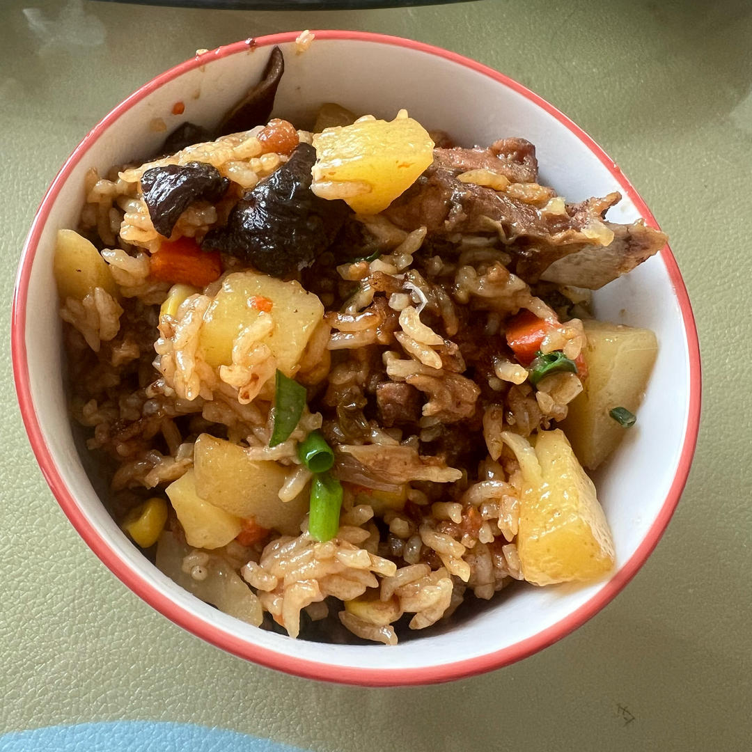【排骨焖饭】