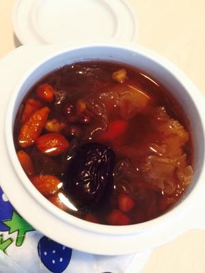 夏日银耳绿豆薏米汤的做法 步骤2
