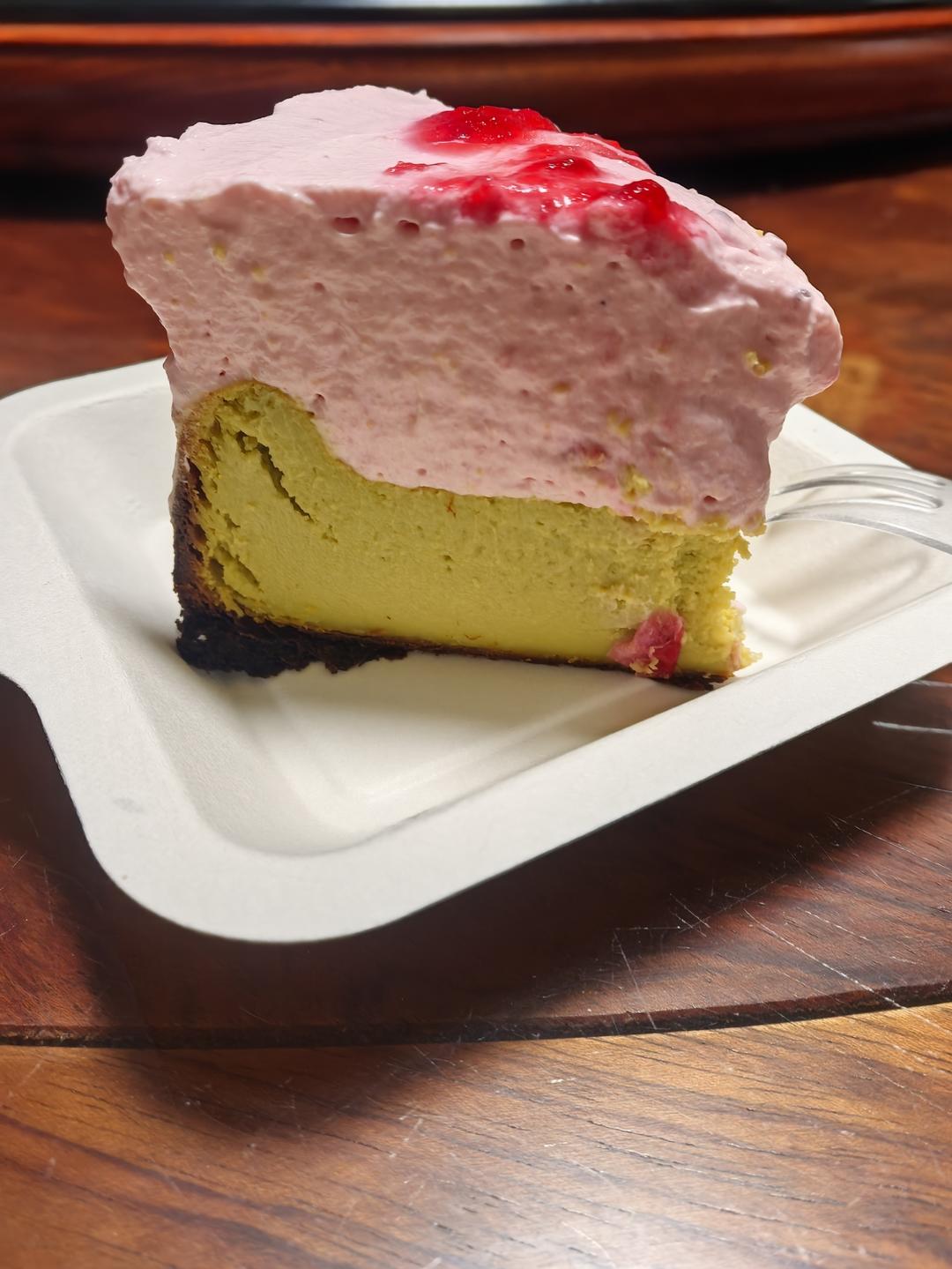 蔓越莓酸奶油抹茶巴斯克