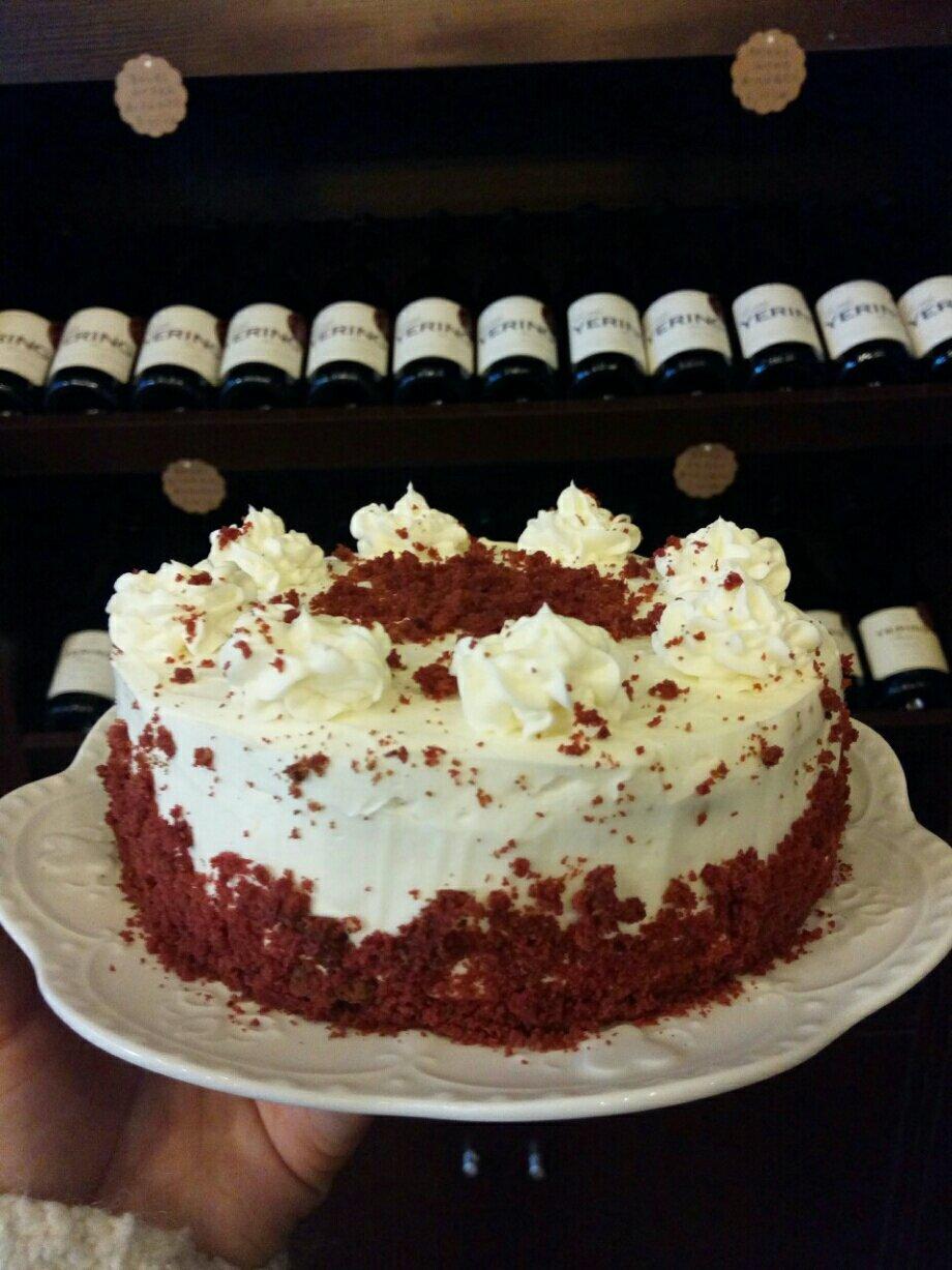 华丽变身的红丝绒蛋糕，浪漫与美味扑面而来。