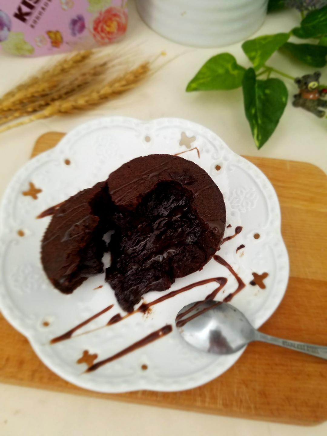 给妹子群的巧克力熔岩蛋糕