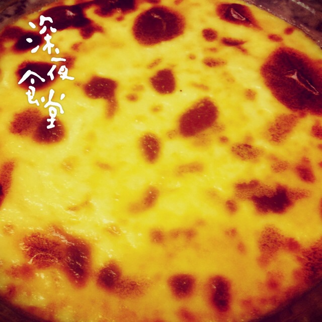 Crèmebrulée。法式烤布雷。焦糖布丁。