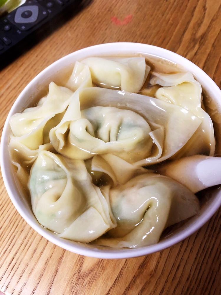 猪肉香菜虾皮馄饨的做法