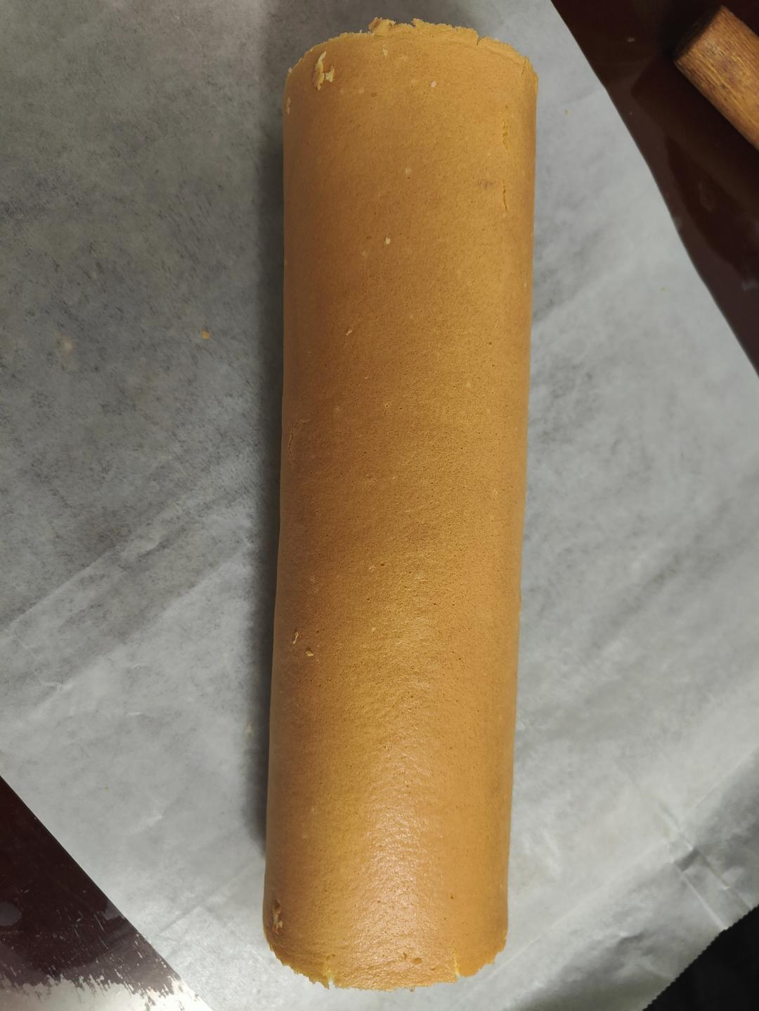 超详细的瑞士卷奶油蛋糕卷原味蛋糕卷的制作方法 饱满不掉皮不开裂（附模具换算方法）
