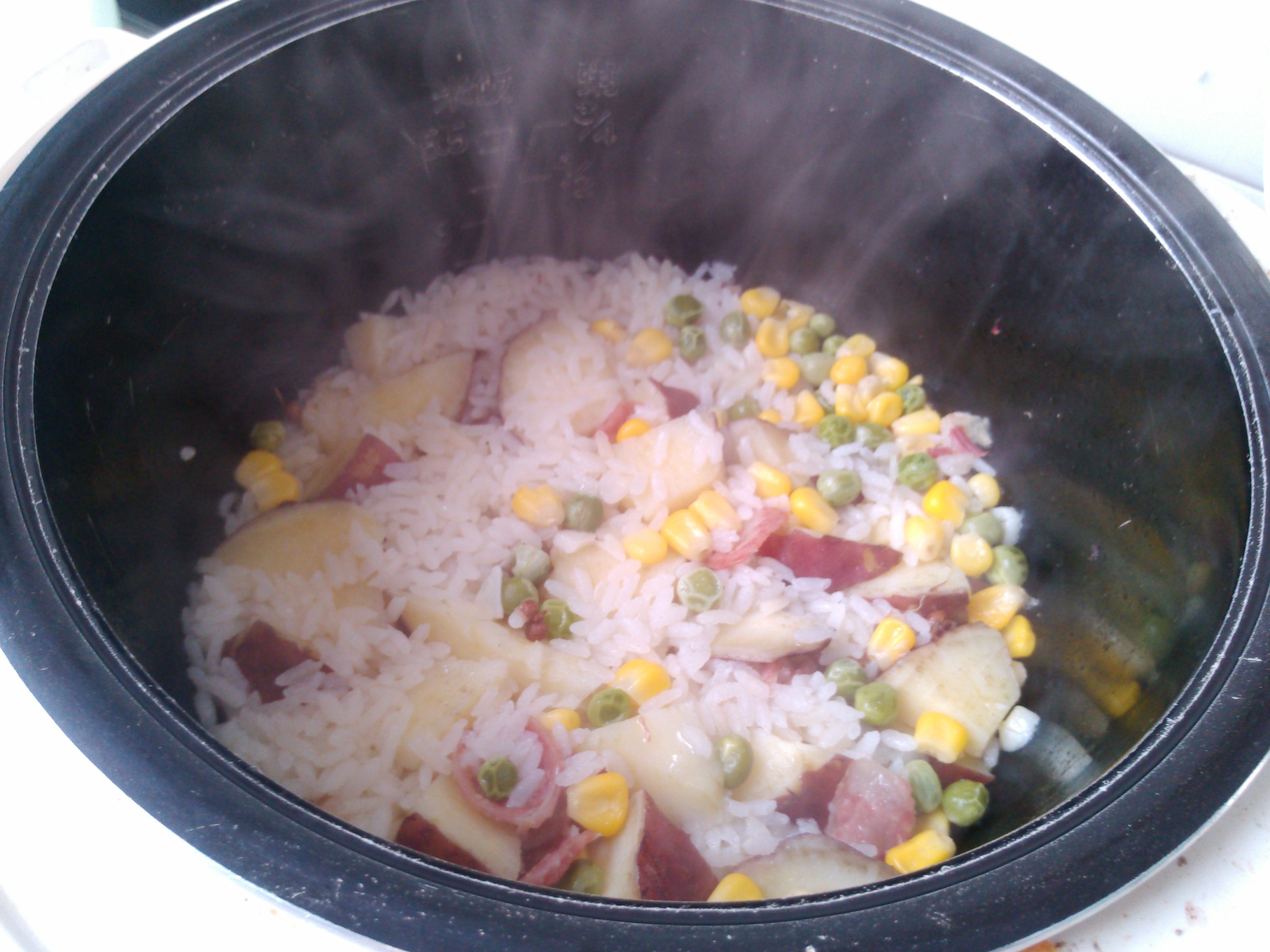 红薯玉米熏肉饭