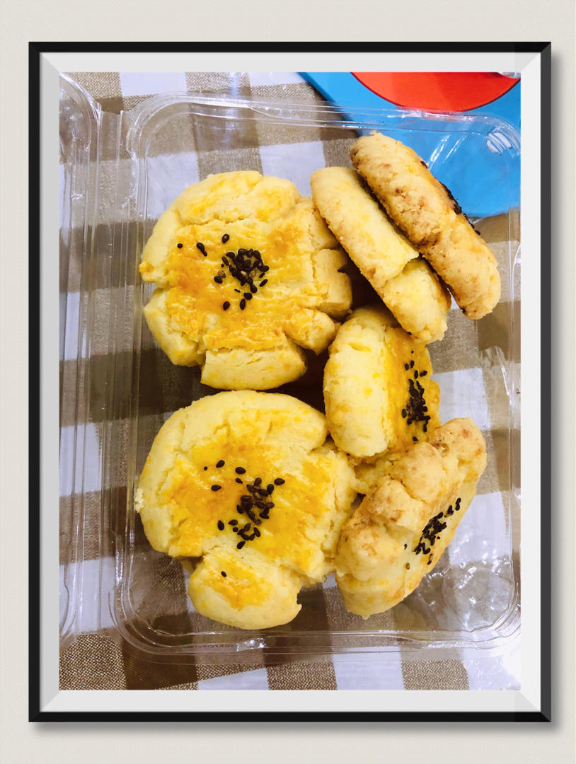 轻轻一按就碎掉的原味桃酥（不输猪油版）