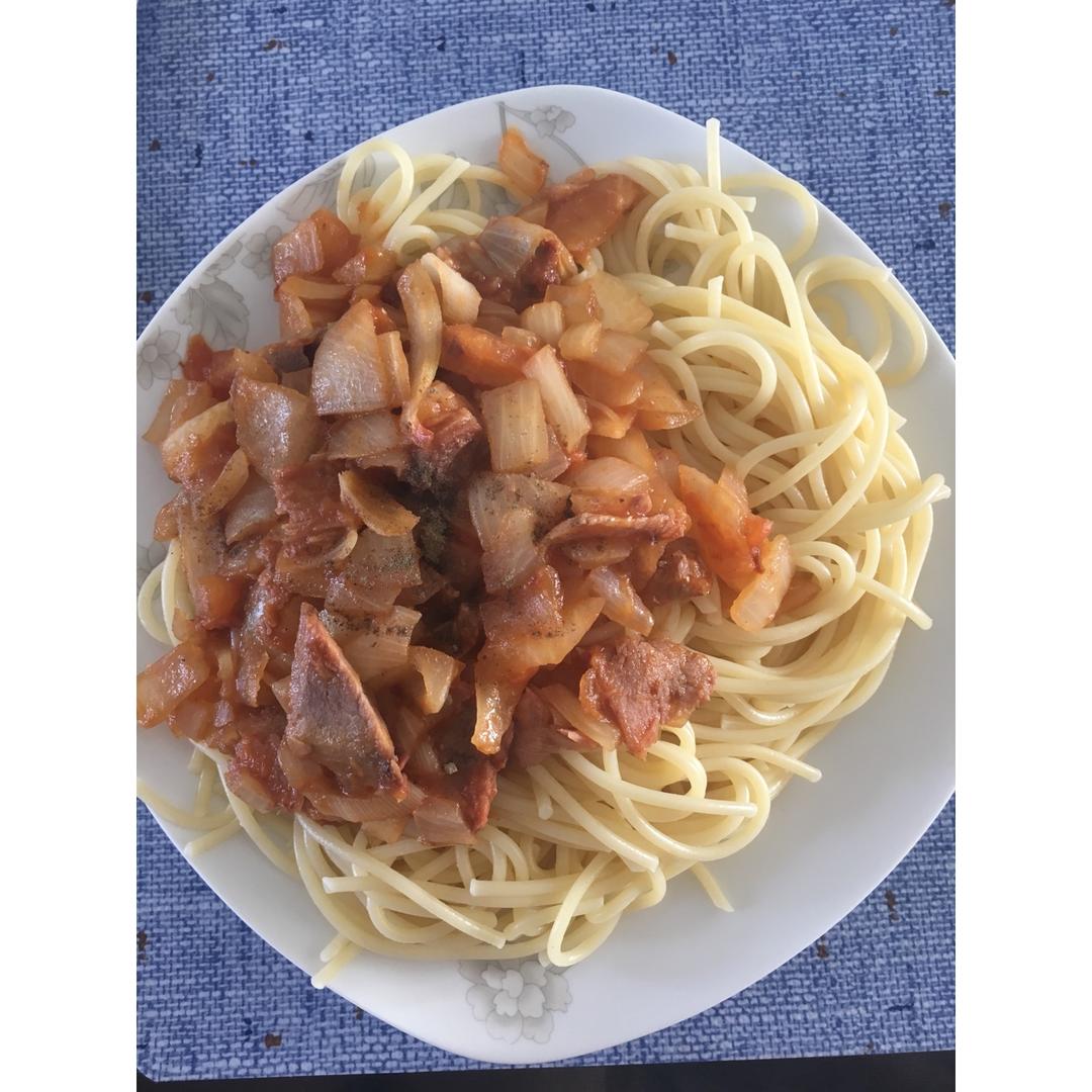 番茄肉酱意大利面