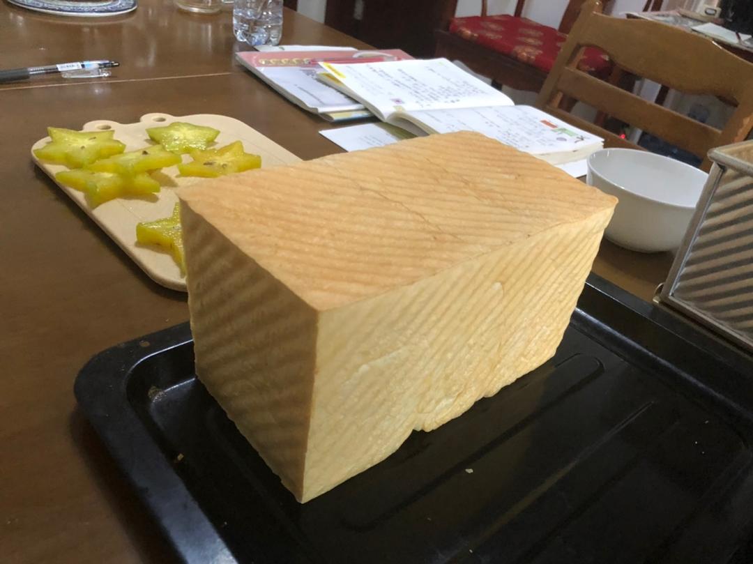 牛奶吐司——面包机揉面专用的方子，简单版！